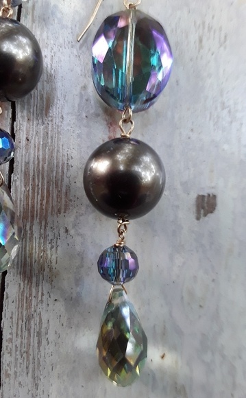 Crystal and pearl earrings - Picture 2 of 3